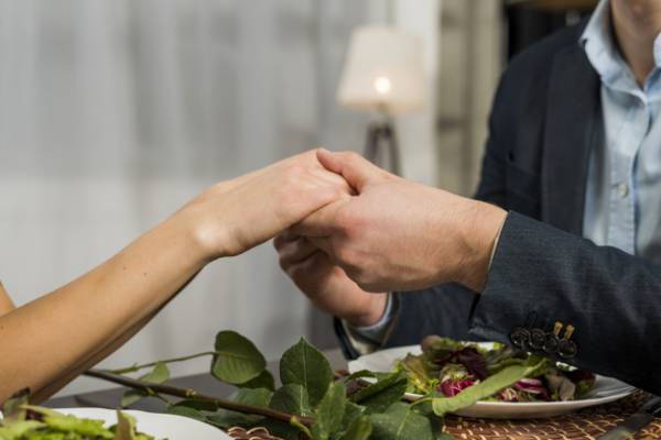 زبان بدن در شرایط ناجور نگاه مرد عاشق