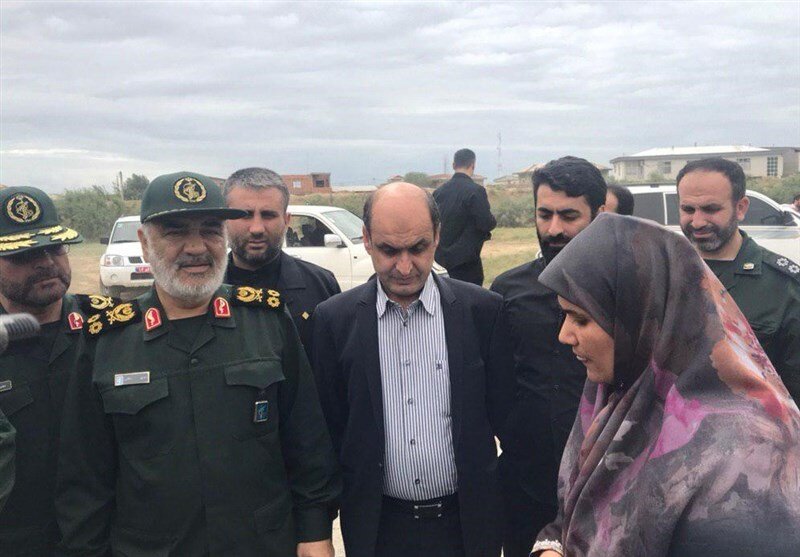 چند تصویر از حضور فرمانده کل سپاه در جمع زلزله‌زدگان
