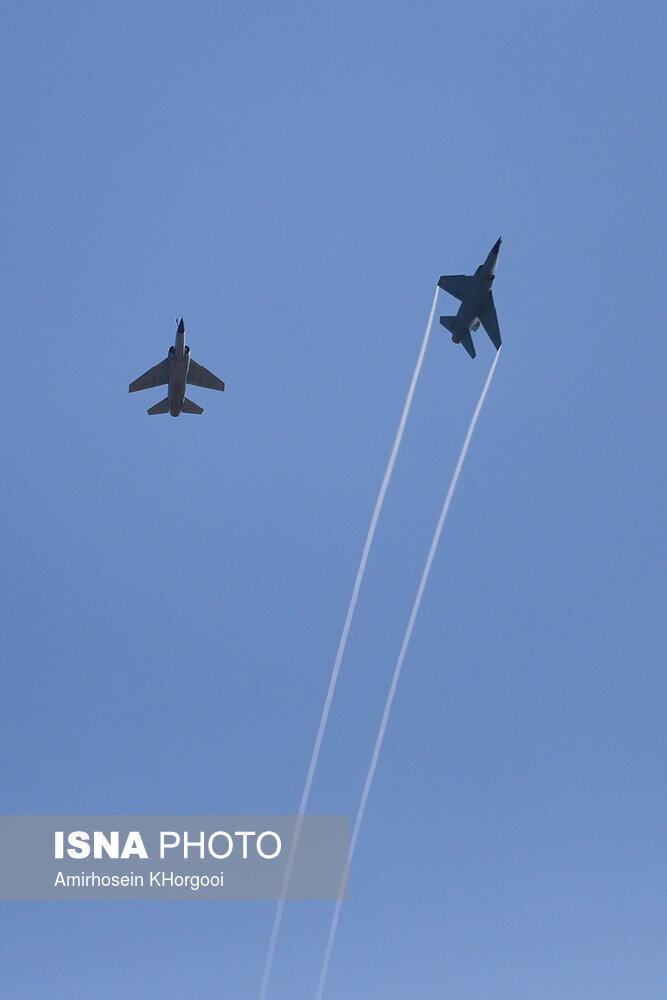 (تصاویر) جنگنده‌های سپاه و ارتش در آسمان ایران
