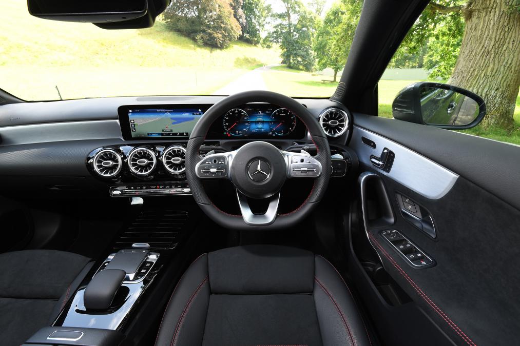 بررسی فنی خودروی مرسدس A کلاس سدان ۲۰۱۹ + مشخصات