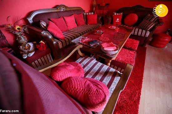 وسواس شدید یک زن به رنگ قرمز