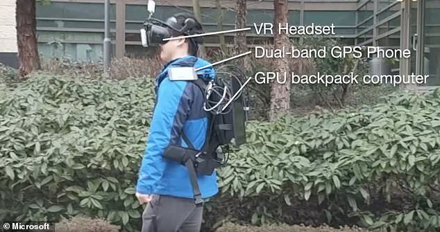 تجربه پیاده روی متفاوت با هدست واقعیت مجازی "مایکروسافت"