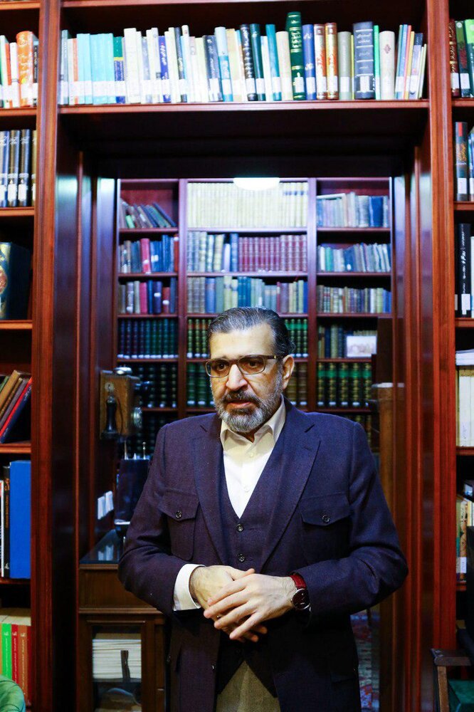 رهبری نمی‌گذارند دولت سقوط کند/دو اصلاح‌طلب در مجلس بهتر از ۸۰ آدم فیکِ بازیگر است/احمدی نژاد مثلِ رابین هود رای مردم را دزدید