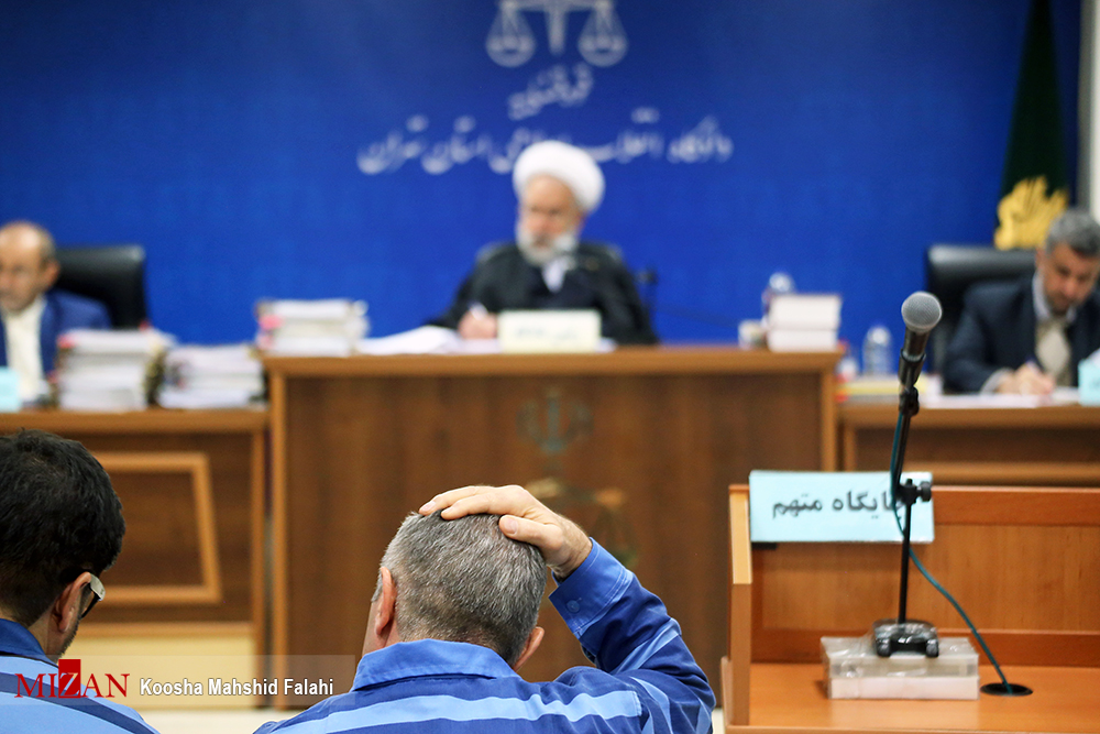 خرید و فروش ۱۱ میلیون دلار ارز دولتی در بازار آزاد و کسب منفعت ده‌ها میلیاردتومانی