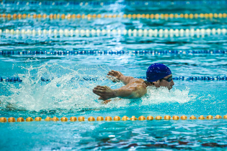 شناگران ایرانی با دست خالی برای سهمیه المپیک می‌جنگند