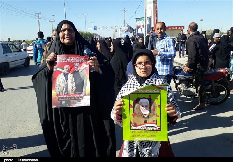 ادای احترام کودکان خوزستانی به سردار دل‌ها به روایت تصویر