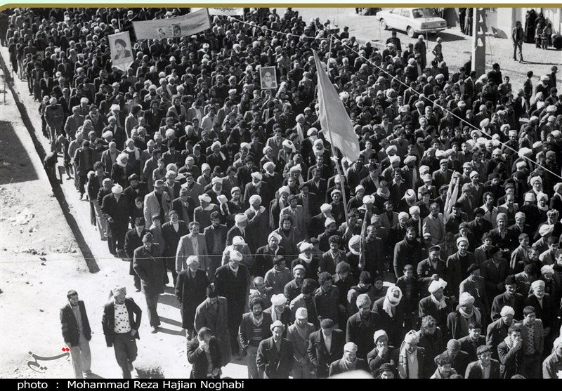 تصاویر دیده نشده از تظاهرات مردم گناباد در دوران انقلاب اسلامی+ تصاویر