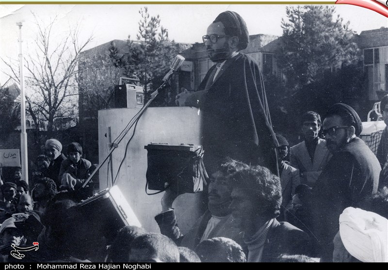 تصاویر دیده نشده از تظاهرات مردم گناباد در دوران انقلاب اسلامی+ تصاویر