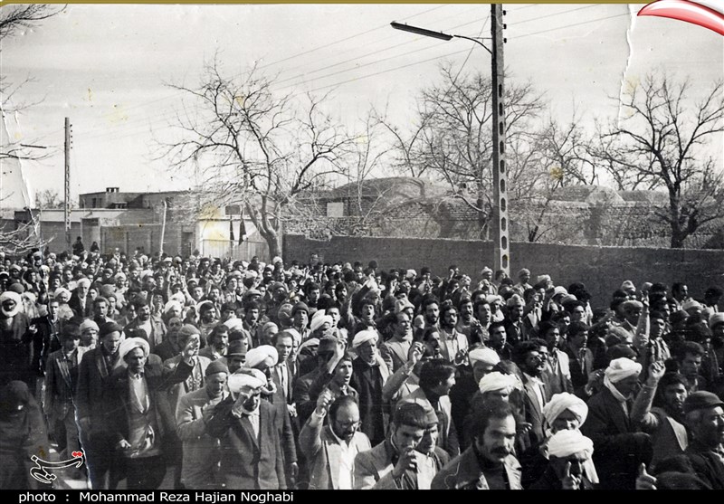 تصاویر دیده نشده از تظاهرات مردم گناباد در دوران انقلاب اسلامی+ تصاویر