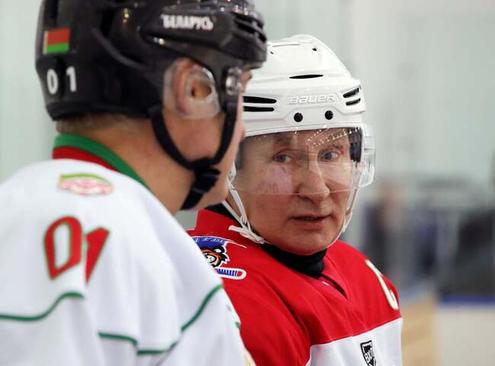 هاکی‌بازی دوستانه پوتین و لوکاشنکو / عکس