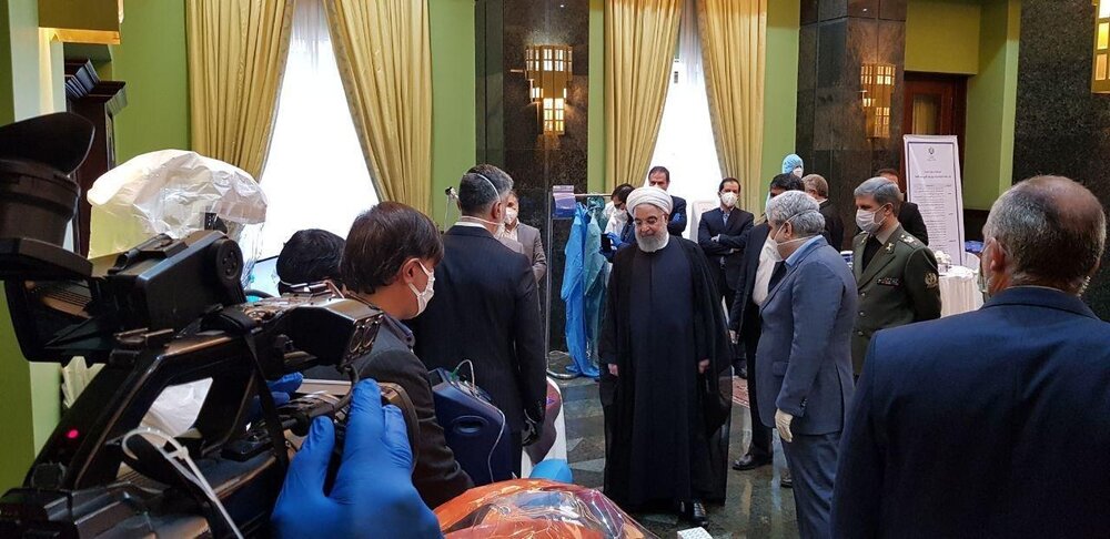 بازدید روحانی از یک نمایشگاه ضدکرونایی + عکس