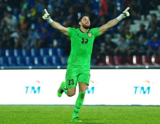 خلیل: بابت فرار از مدرسه مادرم مرا به باد کتک می‌گرفت! / مقابل رئال ۷ گل خوردم و تا خانه گریه کردم