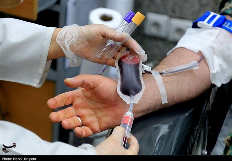 اهدای خون توسط ورزشکاران و ارتشیان اصفهان به روایت تصاویر