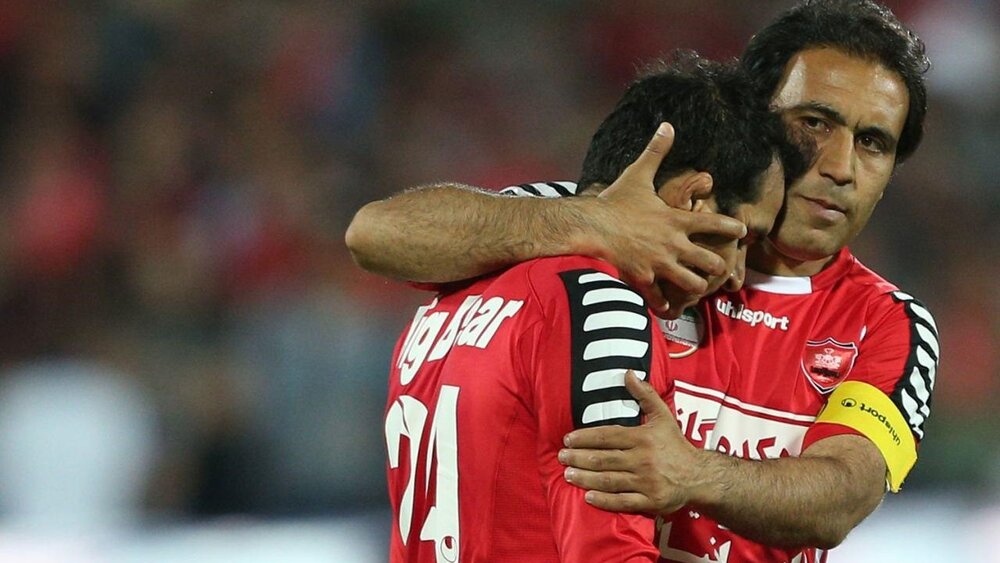 سالروز اشک صدهزار نفری قرمزها پا به پای مهدوی‌کیا/ عکس