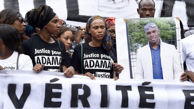 معترضان فرانسوی برای چهارمین سالگرد مرگ "آداما ترائوره" به خیابان آمدند