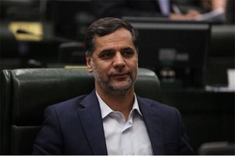 منتقد روحانی به نمایندگان جدید: وارد فاز تقابل با دولت نشوید / نباید حرکت دولت با وقفه روبرو شود