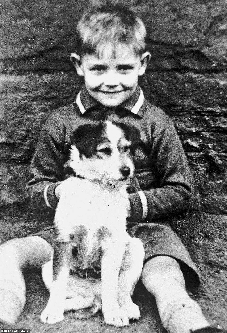 همسر شان کانری ، ستاره افسانه ای سینمای بریتانیا و بازیگر سرشناس مجموعه فیلم های جیمز باند که دیروز در سن 90 سالگی درگذشت، شب گذشته در سخنانی به شوهر خود که او را «فوق العاده ترین نمونه یک مرد» خطاب قرار داد ادای احترام کرد.