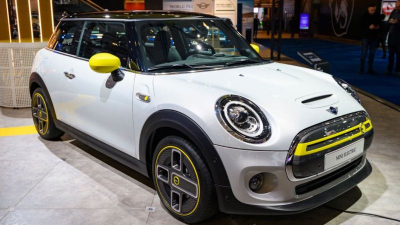 جهان خودرو؛ رقابت ماشین لوکس کره‌ای با بنز و ب‌ام‌و