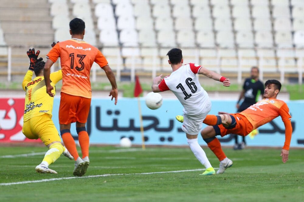 توقف پرسپولیس در ایستگاه اول با یک اخراجی و یک تیرک دروازه