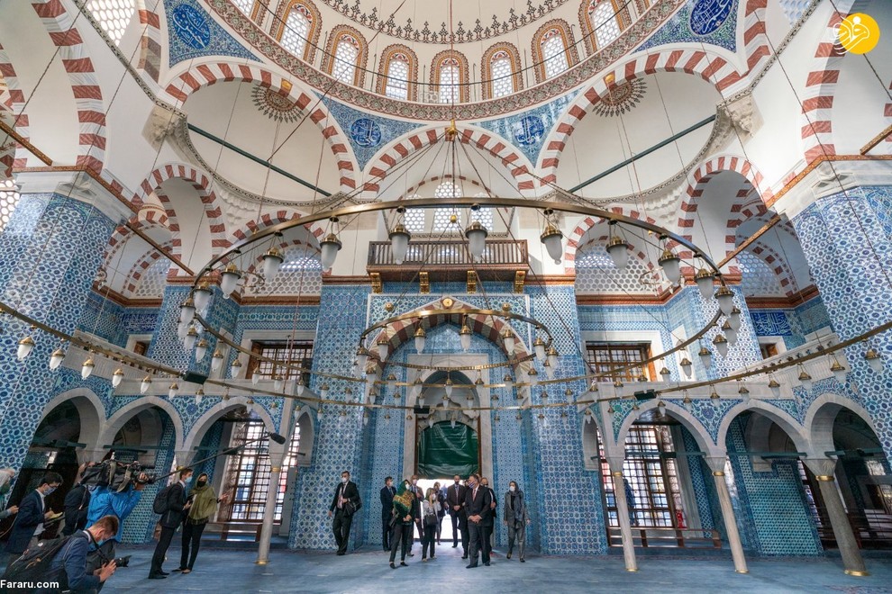 حضور مایک پمپئو در مسجد رستم پاشا استانبول/ عکس