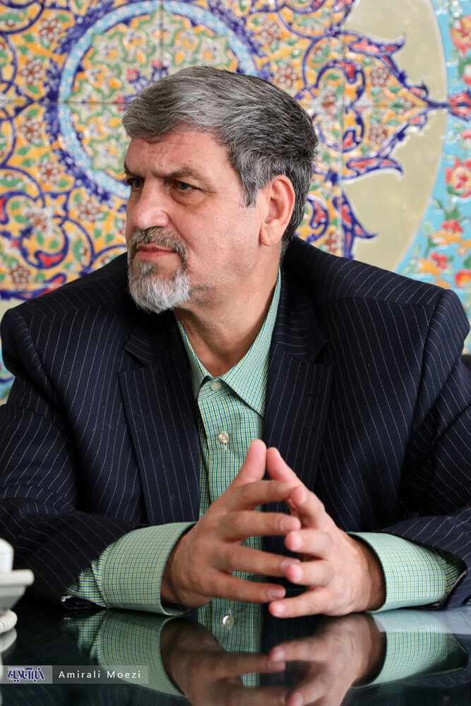 تَکرار خاتمی هنوز اثر دارد/ ظریف کاندیدا نمی شود/ احمدی‌نژاد باید درس پس بدهد