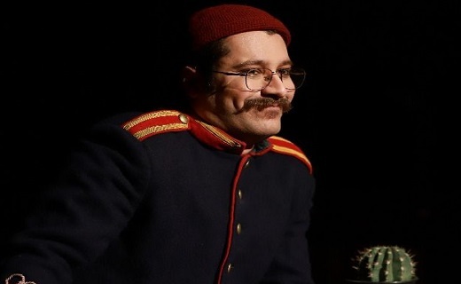 طناب دار بر گردن تئاتر/ بیستونی: برخی از هنرمندان، مسافرکشی می‌کنند