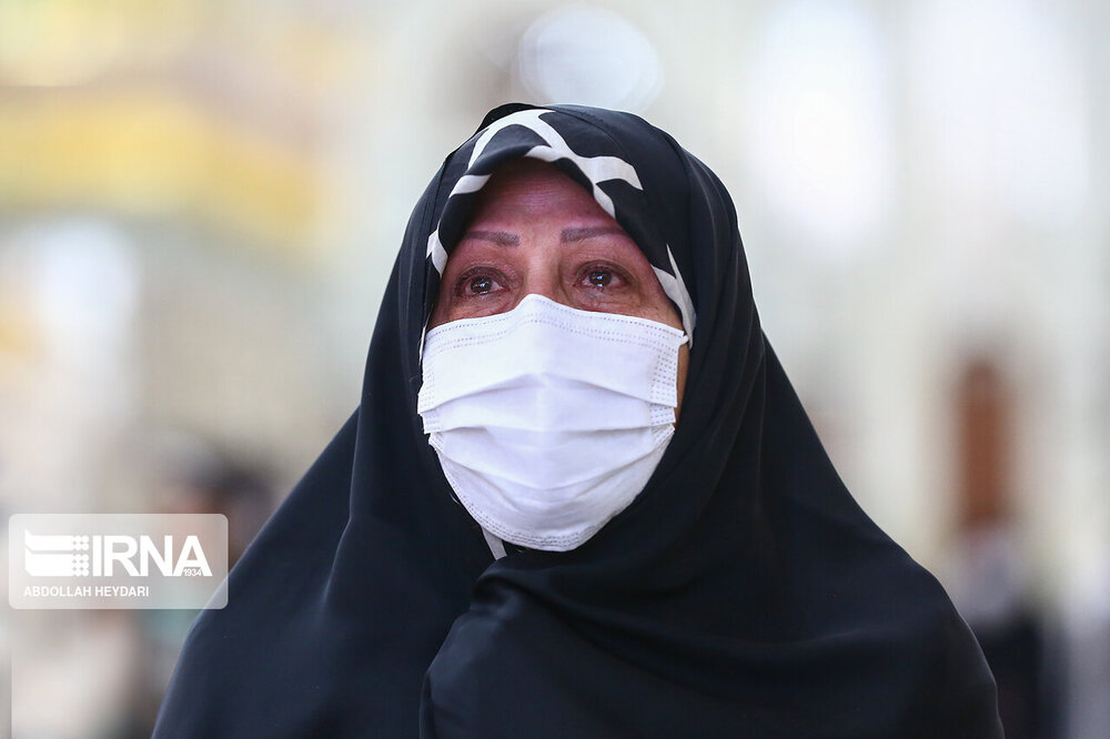 اشک‌های دختر آیت الله هاشمی در فراق پدر/ عکس