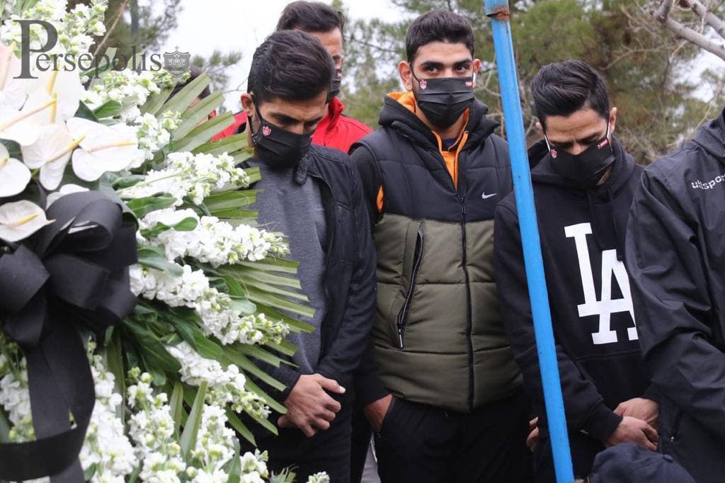 اشک یحیی و پرسپولیسی‌ها بر مزار میناوند و انصاریان/عکس