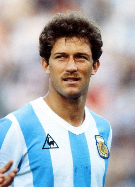 کالدرون وقتی سبیل داشت/عکس