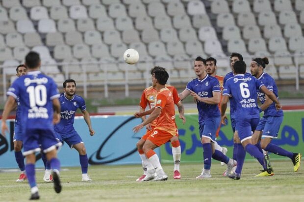 استقلال با شکست سایپا به استقبال پرسپولیس رفت/ تعویض طلایی فرهاد