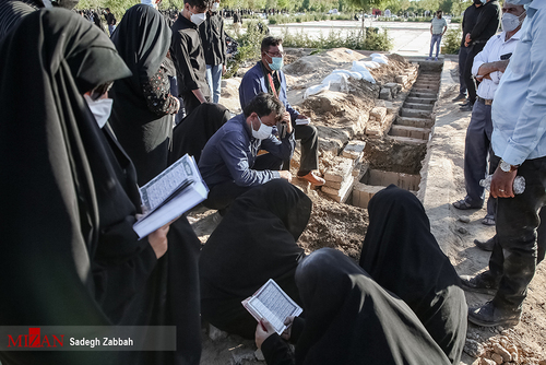 روز‌های نفس گیر آرامستان‌های مشهد/ به روایت تصاویر