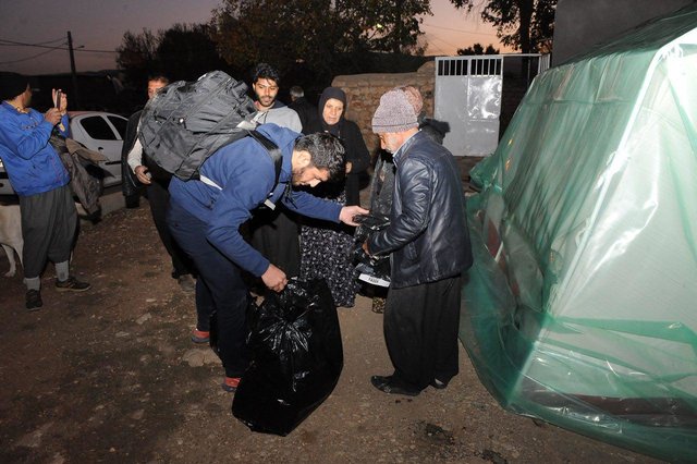 حسن یزدانی: تا آخر در کنار مردم زلزله زده خواهیم بود