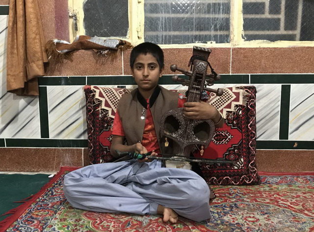 پسرهای اینجا زود مَرد می‌شوند