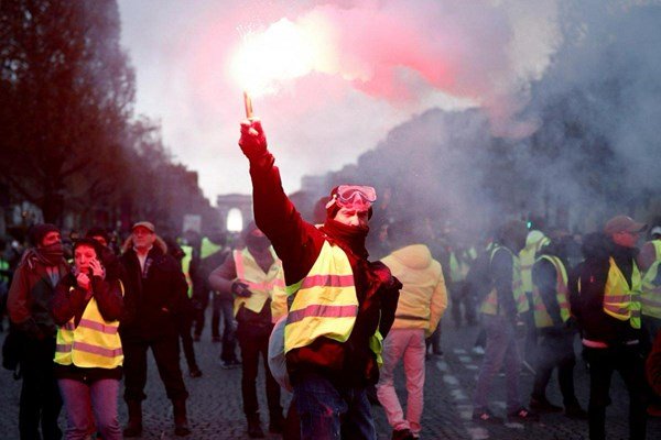 سرنوشت قدرتمندترین رهبر آینده اتحادیه اروپا تحت‌الشعاع معترضان جلیقه زرد