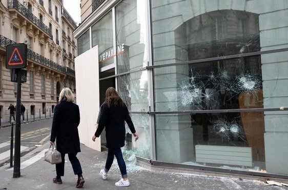 آیا انقلاب در راه است؟/ سرنوشت اروپا در دست رئیس جمهور جوان