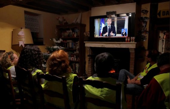 آیا انقلاب در راه است؟/ سرنوشت اروپا در دست رئیس جمهور جوان