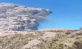 فیلمی ترسناک از لحظاتی قبل از مرگ 3 گردشگر در اثر آتشفشان/ ویدئو