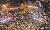 تهرانی‌ها در بدرقۀ تیم ملی در میدان انقلاب: دست خدا، دست علی یارتون/ ویدئو